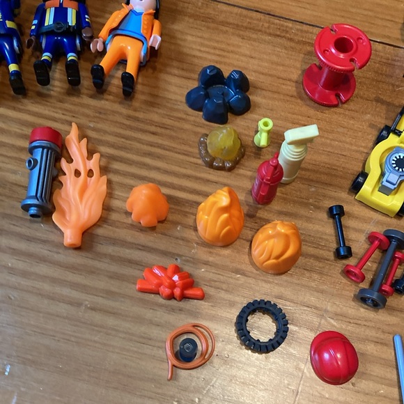 PLAYMOBIL Fireman Trash Collector Recycling Maintenance City Worker Set - Picture 8 of 9